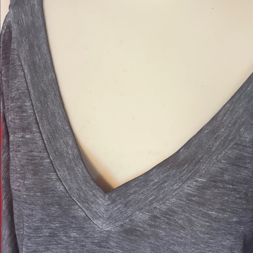 New Gray V-Neck cold shoulder express Women's Top - Picture 5 of 13